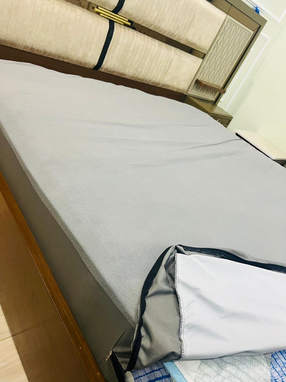 Premium Waterproof Terry Cotton Zipper Mattress Protector (King Size)